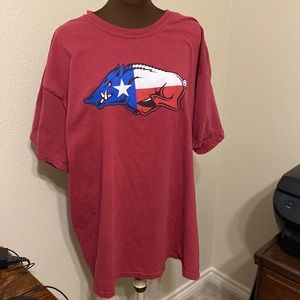 XL t-shirt Arkansas Razorback with a Texas Flag